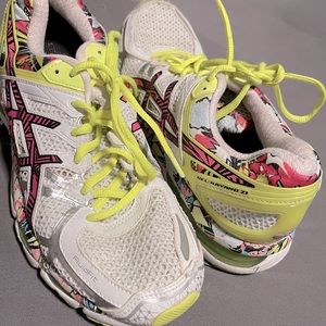 LIKITED release. Gel Kayano 21